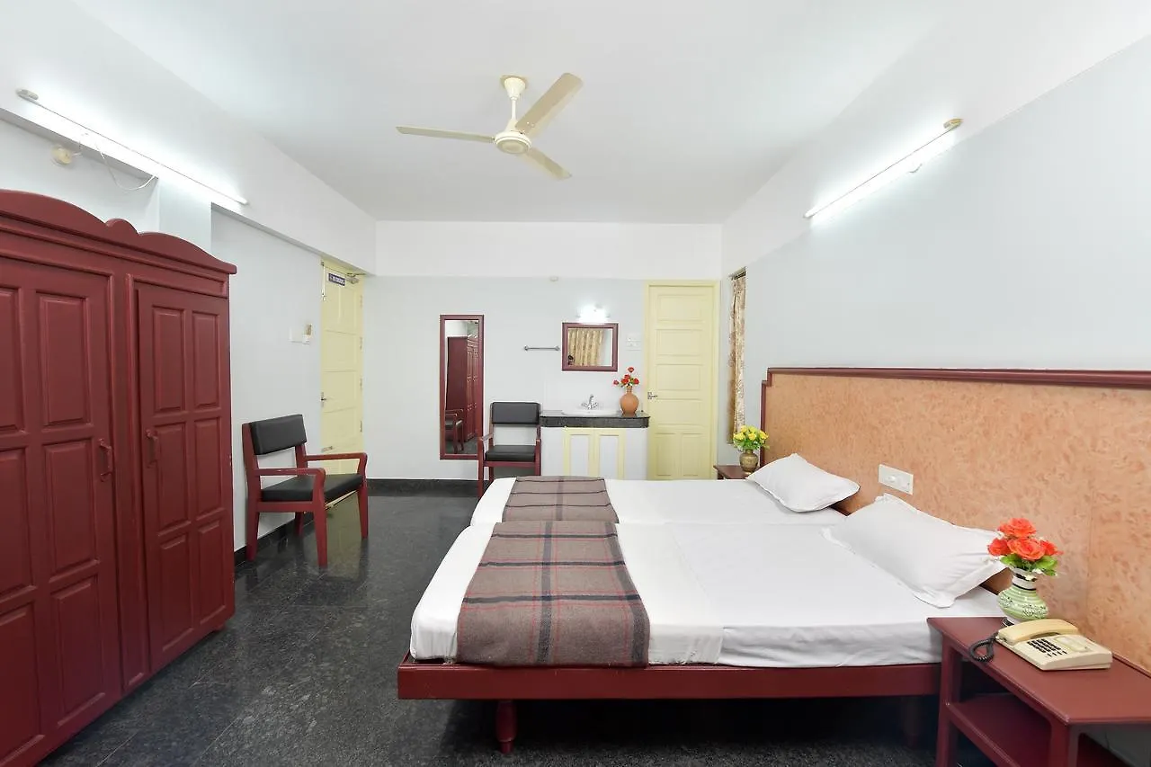 ***  Hotel Elisa International Tourist Home Thiruvananthapuram Ινδία